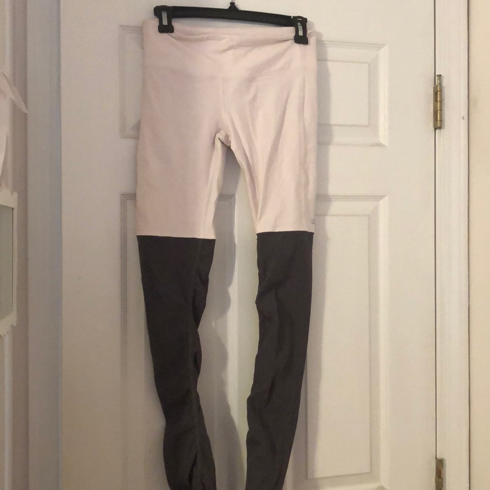 Alo goddess legging size small pink and gray